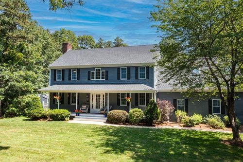 16 Blueberry Ln, Dartmouth, MA, 02747-1581 | Card Image