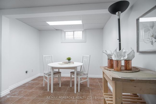 84 Frontenac Cres, House other with 5 bedrooms, 3 bathrooms and 4 parking in Deep River ON | Image 26
