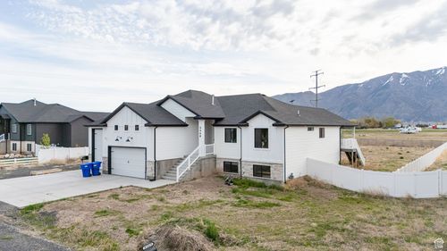 9568 N 5600 W, Elwood, UT, 84337-8519 | Card Image