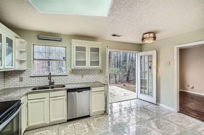 2068 Bedford Ct, House other with 3 bedrooms, 3 bathrooms and 1 parking in Lithonia GA | Image 7