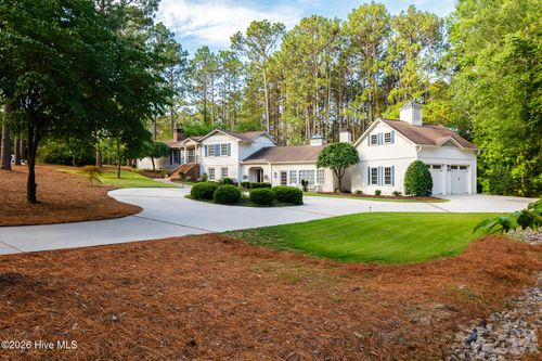 675 Lake Dornoch Dr, Pinehurst, NC, 28374-7135 | Card Image