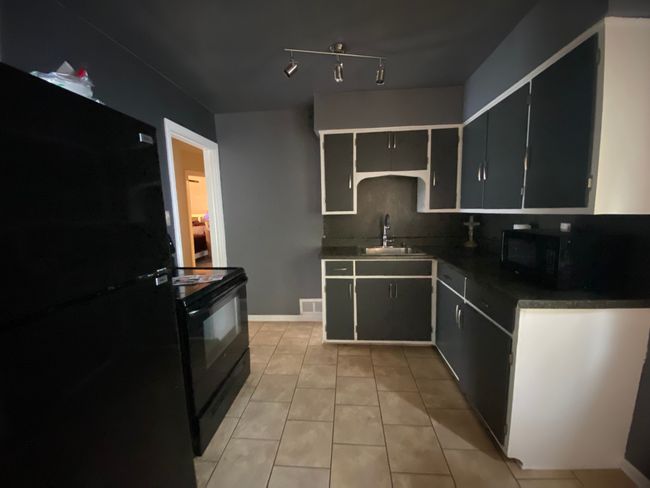 2624 Miller Rd, House other with 3 bedrooms, 2 bathrooms and null parking in Flint MI | Image 10