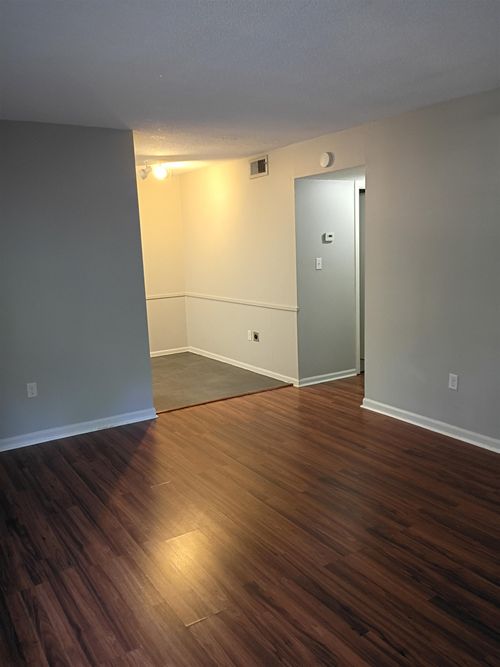 32 S Tucker St, Memphis, TN, 38104 | Card Image