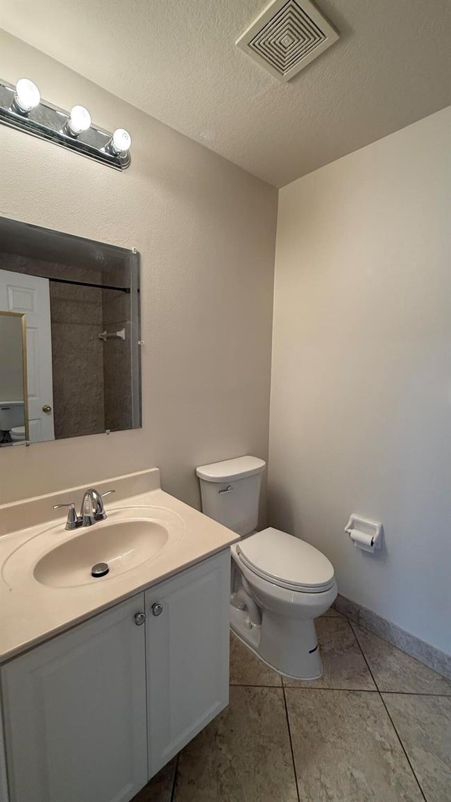 2131 Sw Newport Isles Boulevard Boulevard, House other with 3 bedrooms, 2 bathrooms and null parking in Port St Lucie FL | Image 7