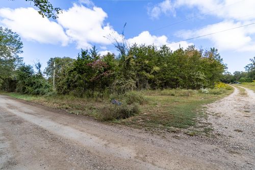 527 Thompson Bay Rd, New Blaine, AR, 72851-7003 | Card Image