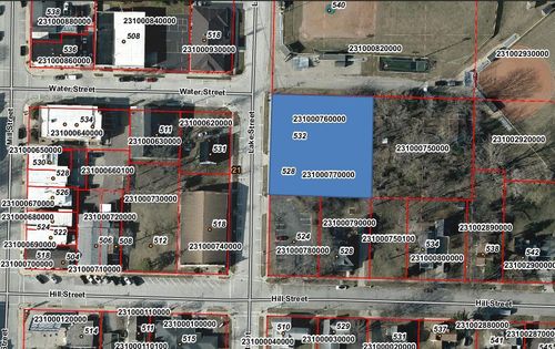 532-528-532 Lake St, Green Lake, WI, 54941-8830 | Card Image