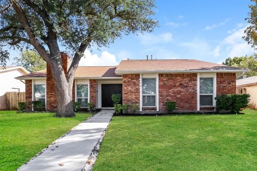 7330 Long Canyon Trl, Dallas, TX, 75249-1227 | Card Image