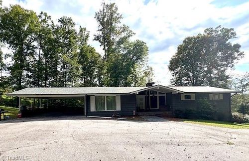2082 Mountain Valley Church Rd, North Wilkesboro, NC, 28659-8769 | Card Image