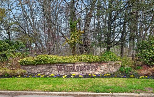 18 Windemere Way, Woodbury, NY, 11797-1534 | Card Image
