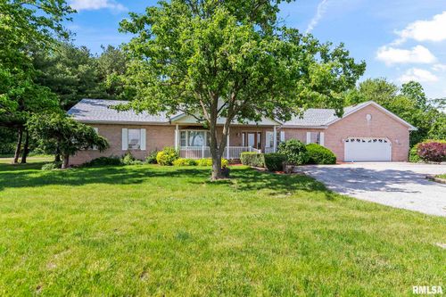 2087 N 700 East Rd, Edinburg, IL, 62531-8285 | Card Image