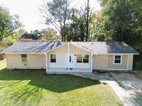 16301 Trenton Dr, Biloxi, MS, 39532-2740 | Card Image