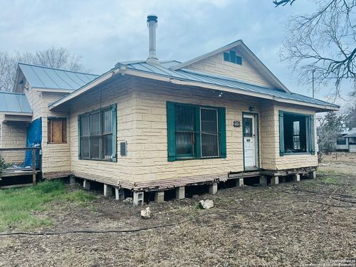 313 County Road 468, Castroville, TX, 78009-5520 | Card Image