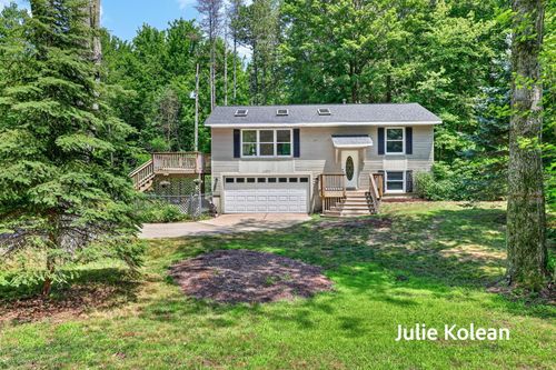 6570 Holly Dr, West Olive, MI, 49460-9731 | Card Image
