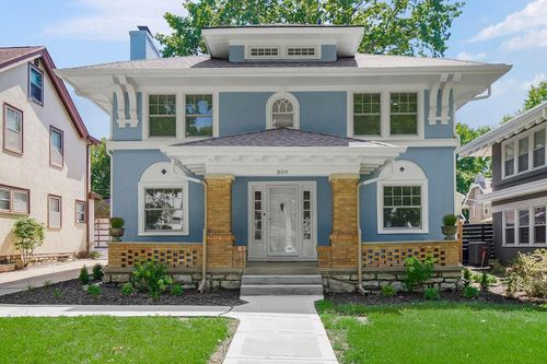 809 W Gregory Blvd, Kansas City, MO, 64114-1101 | Card Image