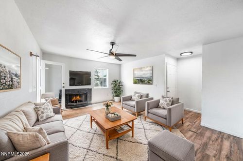 7-2400 Tripp Dr, Reno, NV, 89512-4043 | Card Image