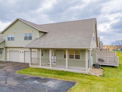 212-212 Hometown Avenue, FALL RIVER, WI, 53932 | Card Image