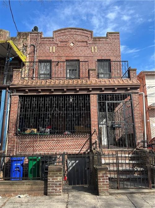 307 Berriman St, Brooklyn, NY, 11208-3612 | Card Image