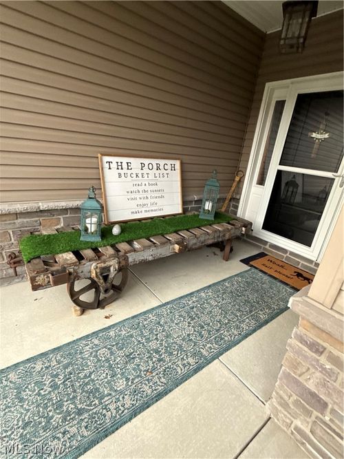 334 Alexis Ln, Canal Fulton, OH, 44614-8177 | Card Image