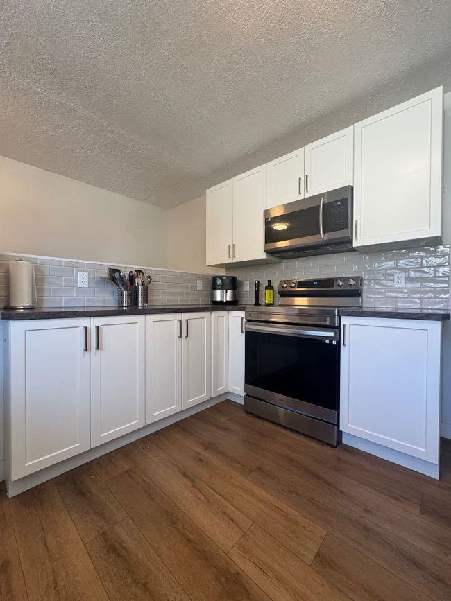 5214 45 St, House other with 3 bedrooms, 2 bathrooms and 4 parking in Camrose AB | Image 5