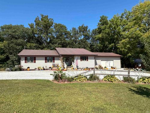 684 E Bonebrake Rd, Veedersburg, IN, 47987-8113 | Card Image