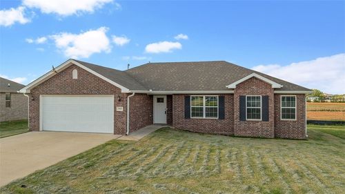 3905 E Wax Wing Dr, Siloam Springs, AR, 72761-5145 | Card Image