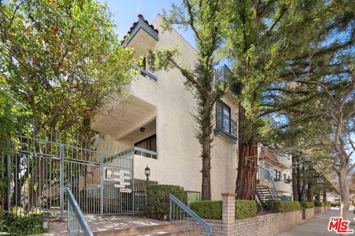 17832 Margate St, Encino, CA, 91316-2223 | Card Image