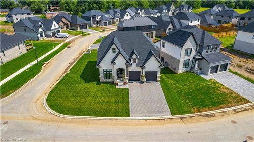 42 Aspen Cir, Thorndale, ON, N0M2P0 | Card Image