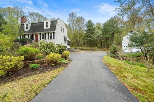 49 Asylum St, Mendon, MA, 01756-1201 | Card Image
