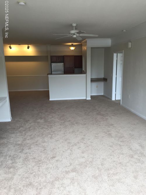 1723-8550 Touchton Rd, Jacksonville, FL, 32216-1153 | Card Image