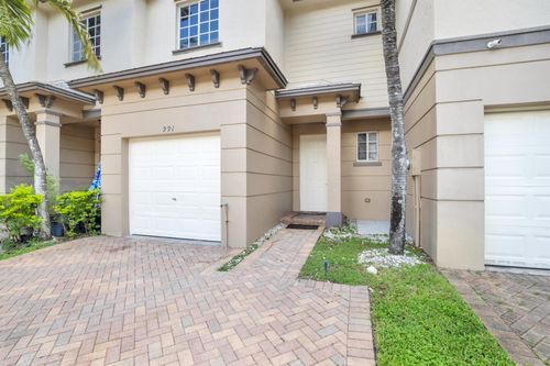 991 Abaco Ln, Riviera Beach, FL, 33404-6444 | Card Image