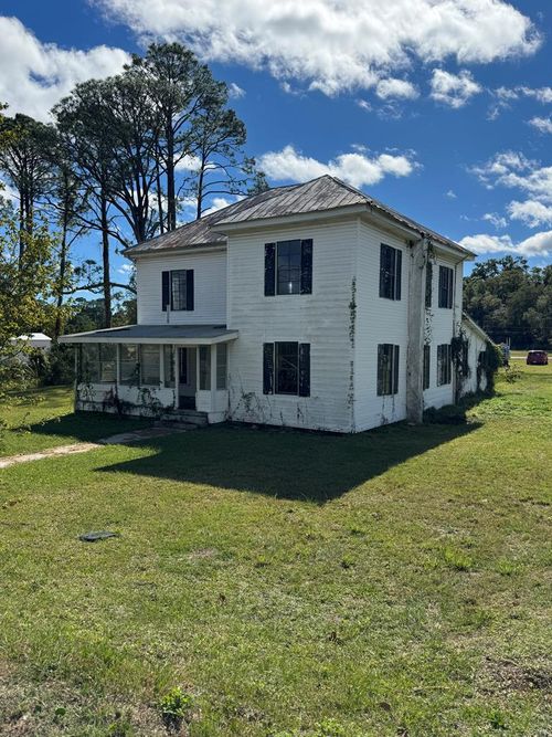 303 Se Avenue B, Carrabelle, FL, 32322-6093 | Card Image