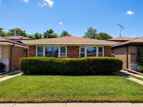 11250 S Green Bay Avenue, Chicago, IL, 60617 | Card Image