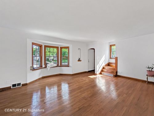 251 Trier St, Saginaw, MI, 48602-3065 | Card Image