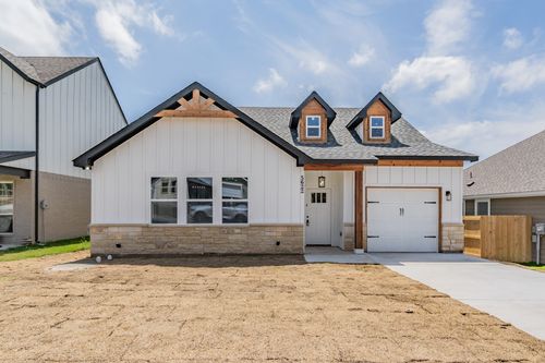 5622 Barkridge Dr, Granbury, TX, 76048-6507 | Card Image
