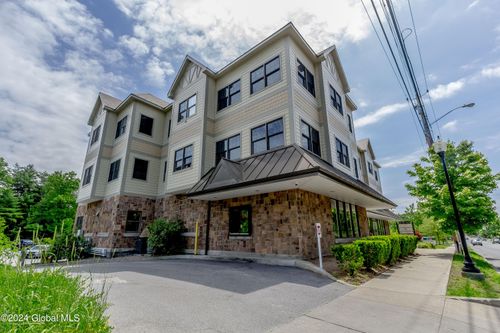216-120 West Ave, Saratoga Springs, NY, 12866-6077 | Card Image
