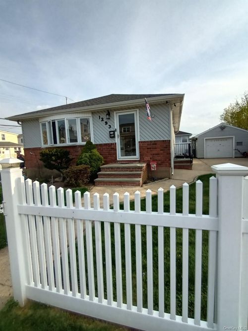 1293 Tribune Avenue, Hempstead, NY, 11003 | Card Image