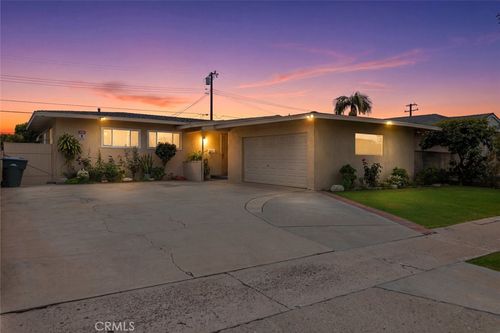300 Buena Vista Ave, La Habra, CA, 90631-7116 | Card Image