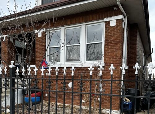 5839 S Sacramento Ave, Chicago, IL, 60629-2228 | Card Image