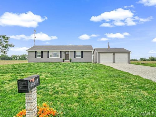 6847 Griggs Rd, Red Bud, IL, 62278-4317 | Card Image