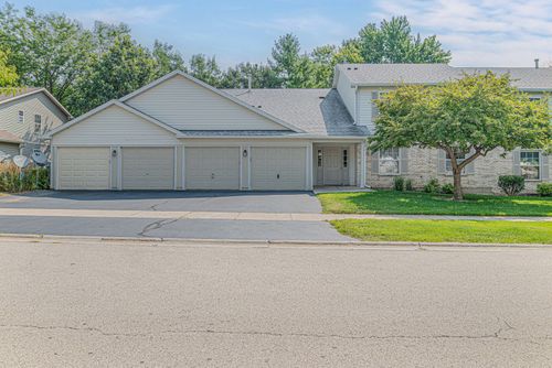 unit-3-1171 Red Oak Cir, Round Lake Beach, IL, 60073-2441 | Card Image