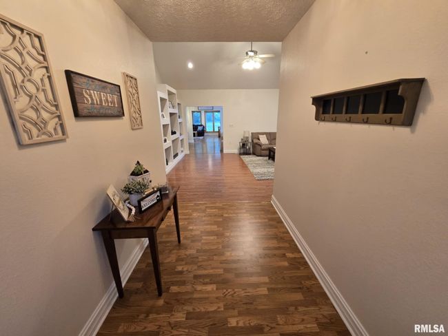 14327 Mcraven Ln, House other with 4 bedrooms, 4 bathrooms and null parking in Mount Vernon IL | Image 10