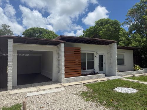 825 Nw 127th St, North Miami, FL, 33168-6555 | Card Image