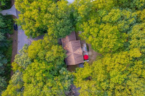 10248 Pinetree Dr, Grand Bend, ON, N0M1T0 | Card Image