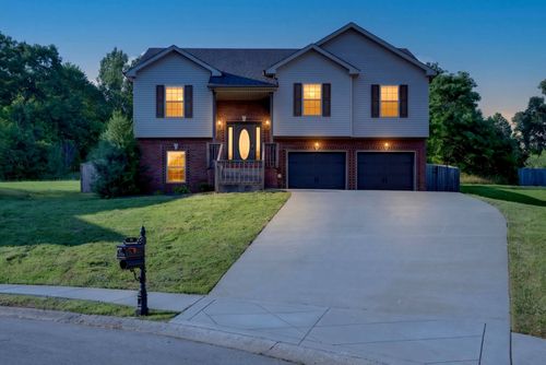 493 Comanche Ct, Clarksville, TN, 37042-0704 | Card Image