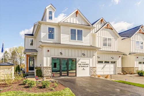 402 Edgeworth Place, Lincolnshire, IL, 60069 | Card Image