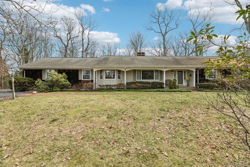 9 Cliff Rd, Port Jefferson, NY, 11777-1261 | Card Image