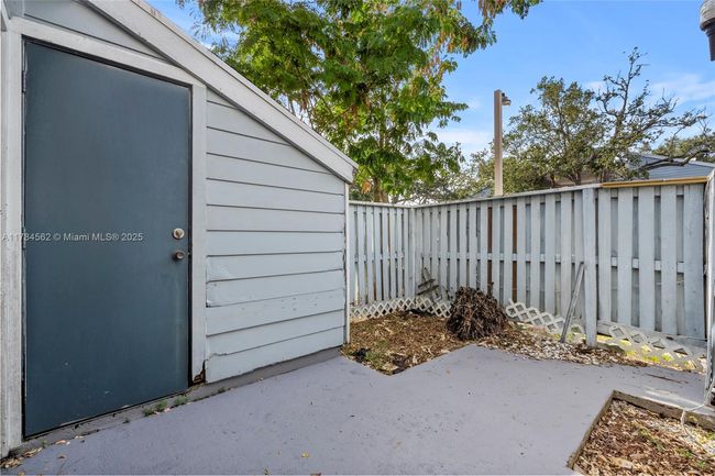 1903 Players Pl, Townhouse with 2 bedrooms, 2 bathrooms and null parking in North Lauderdale FL | Image 17