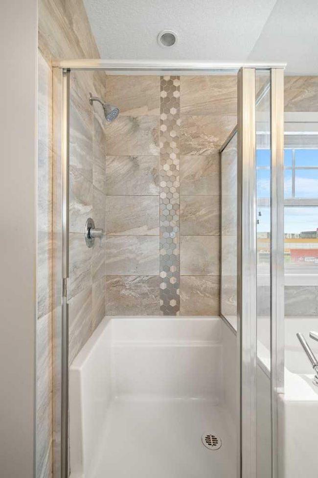 831 85 St Sw, Home with 4 bedrooms, 3 bathrooms and 2 parking in Calgary AB | Image 25