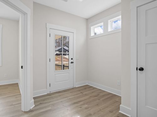 350 W River Grove Cir, Roebuck, SC, 29376-3940 | Card Image