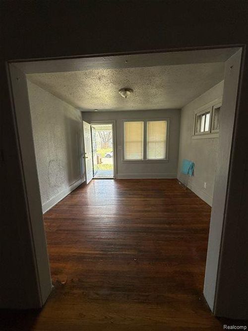 16327 Log Cabin St, Detroit, MI, 48203-2618 | Card Image